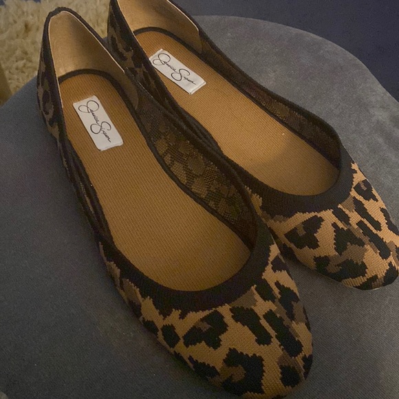 Leopard Flats Size 8 - Picture 1 of 3